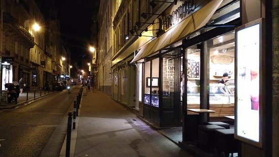 Vavin, rue couche tôt où le calme s&rsquo;achète